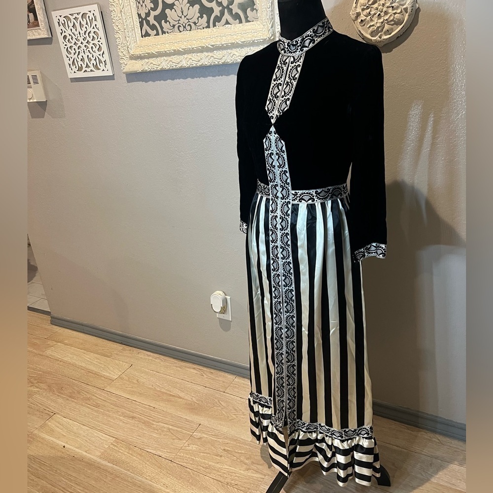 Vintage 1970’s black and whites white striped satin and velvet maxi dress - Picture 4 of 12